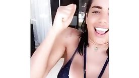 Novinha Deliciosa Divulga Vídeo Nos Grupos Do Zap Onde Rebola Ao Som Do Funk